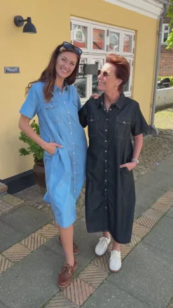 Say INA Copenhagen Kjole - Detia Summer - Black Denim