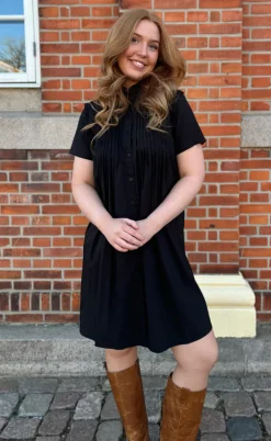 Say INA Copenhagen Kjole - Loui Summer - Black