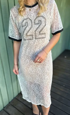 Say INA Copenhagen Kjole - Susanna Football - White Lace (vendbar)