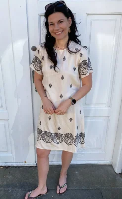 Say INA Copenhagen Kjole - Laia - Beige W. Black Print