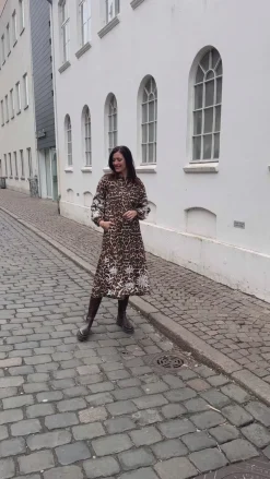 Say INA Copenhagen Kjole - Tilde Long - Leopard W. Embroidery