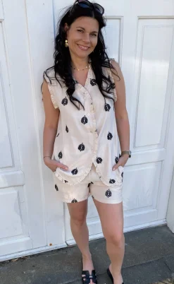 Say INA Copenhagen Shorts - Melania - Beige W. Black Embroidery