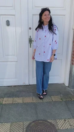 Say INA Copenhagen Skjorte - Selma - Blue Striped W. Strawberries