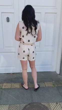 Say INA Copenhagen Top - Melania - Beige w. Black Embroidery