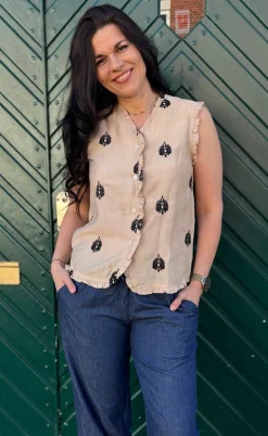 Say INA Copenhagen Top - Melania - Beige w. Black Embroidery