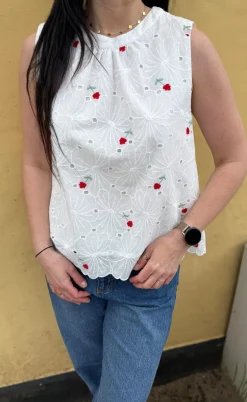 Say INA Copenhagen Top - Silja - White Lace W. Embroidery Flowers