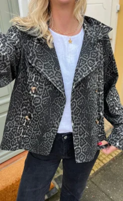 Say INA Copenhagen Trenchcoat / Jakke - Sally - Grey Leopard