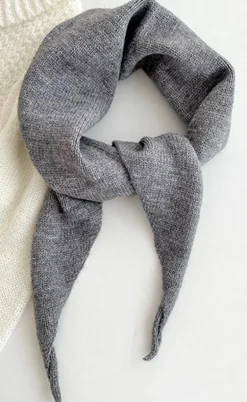 Say INA Copenhagen Tørklæde - Sophie Triangle - Grey