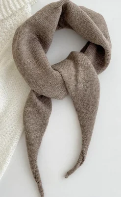 Say INA Copenhagen Tørklæde - Sophie Triangle - Latte