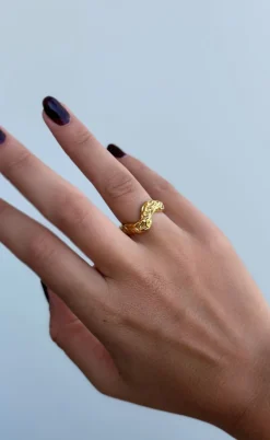Smykkeli Copenhagen Ring - Helena Hammered - Golden