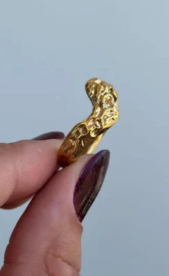 Smykkeli Copenhagen Ring - Helena Hammered - Golden