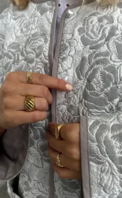 Stories From The Atelier Jakke - For Keep - Grey