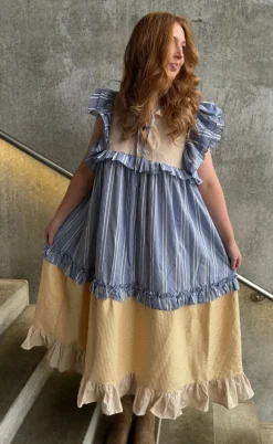 Stories From The Atelier Kjole - Heart Dance - Beige/Light Blue