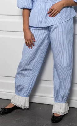 Stories From The Atelier Bukser - Beach Lovers - Light Blue