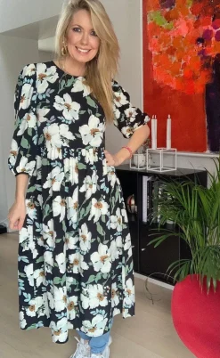 VILA Kjole - Pay - Black w. flowers