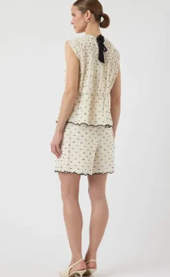 YAS Shorts - Dobby - Gardenia